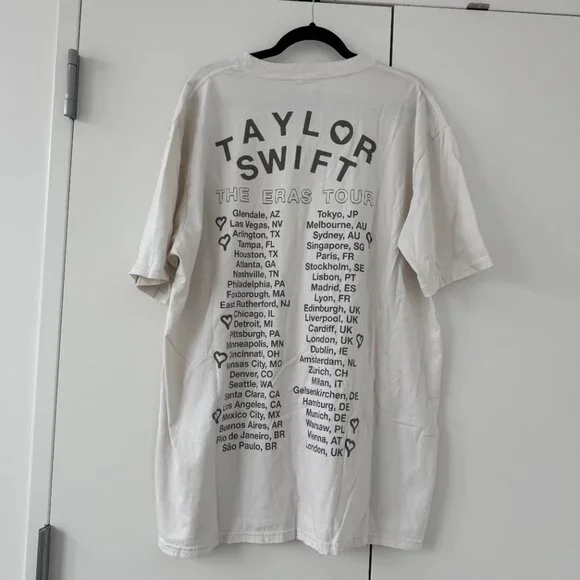 Taylor Swift | The Eras Tour Photo Oversized T-Shirt - Picture 2 of 3